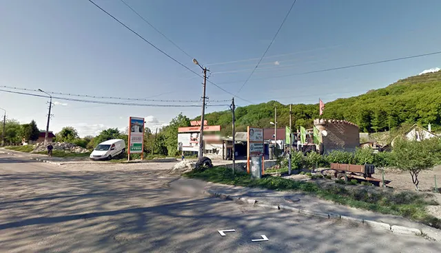 Вулиця Дубенська в Кременці біля магазину