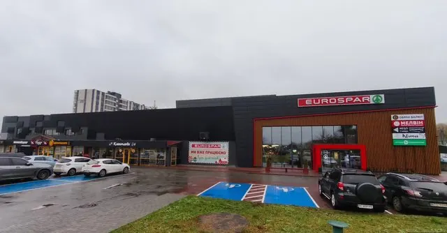 Будівля EUROSPAR на Шевченка, 11 у Луцьку, де працює «Акумулятор Сервіс»
